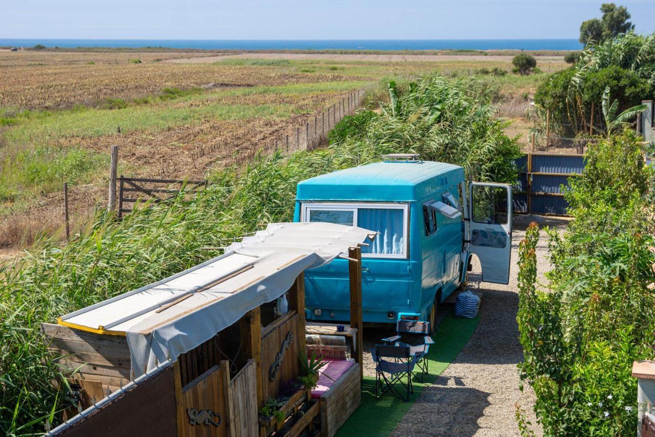 Jabuti Autocaravana Con Porche Y Aparcamiento Кадис Екстериор снимка